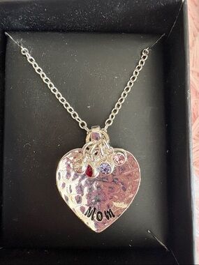 Avon VINTAGE Silver Heart Mom Necklace w/ Pink, White, Red, & Blue Stones NIB